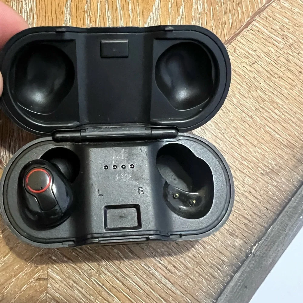Clear Tru Wireless Earbuds (Just the left side)